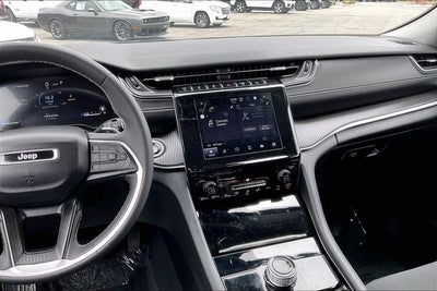 2023 Jeep Grand Cherokee Laredo