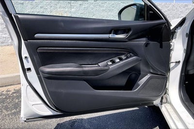 2023 Nissan Altima 2.0 SR
