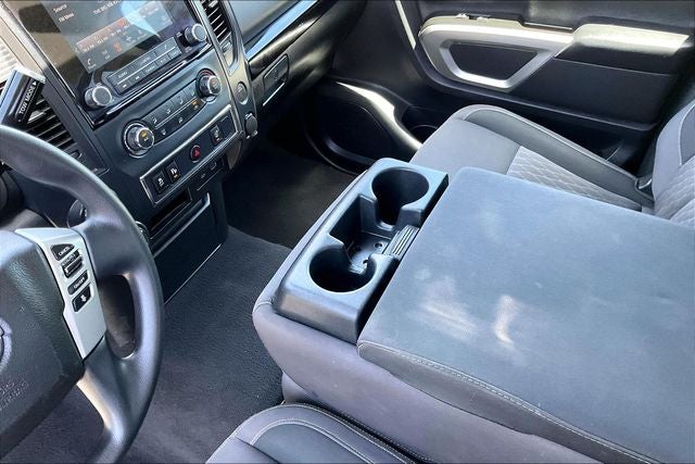 2023 Nissan Titan SV