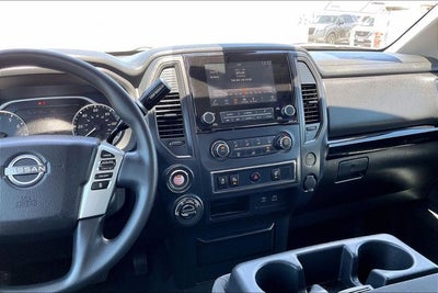 2023 Nissan Titan SV