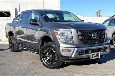 2021 Nissan Titan SV