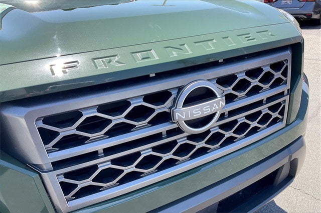 2024 Nissan Frontier SV