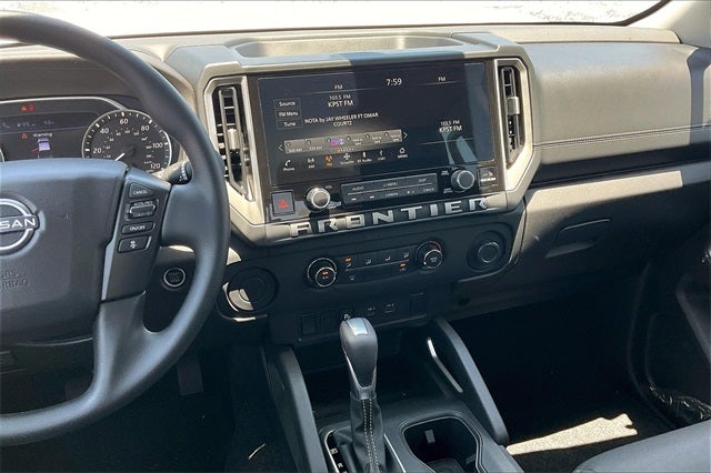 2025 Nissan Frontier SV