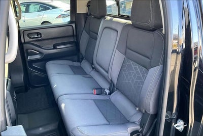 2025 Nissan Frontier SV