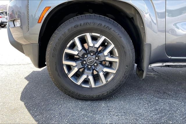 2023 Nissan Frontier SV