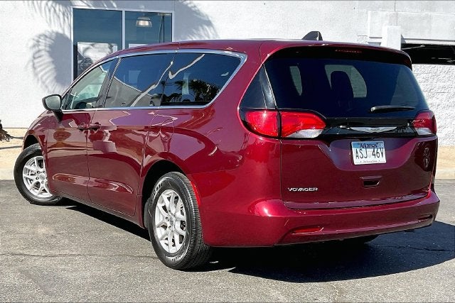 2023 Chrysler Voyager LX