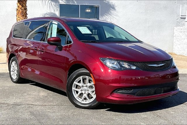 2023 Chrysler Voyager LX