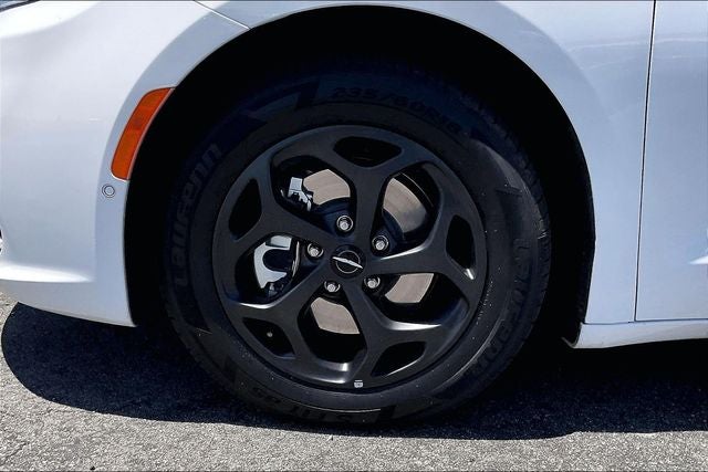 2023 Chrysler Pacifica Hybrid Limited