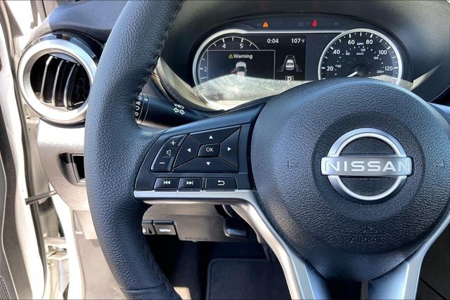 2024 Nissan Versa 1.6 SR