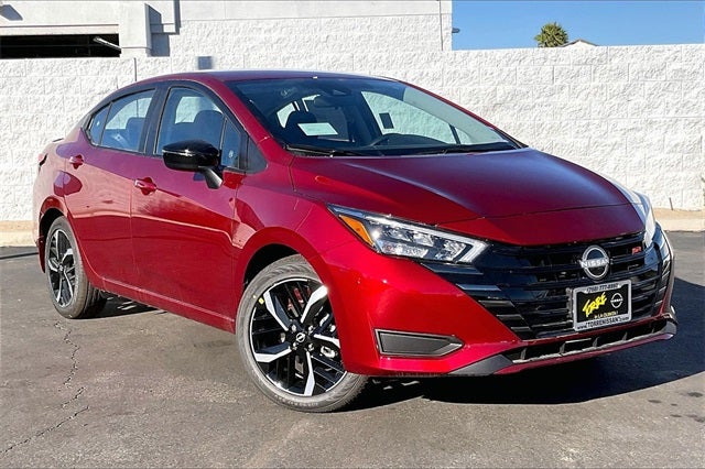 2025 Nissan Versa 1.6 SR