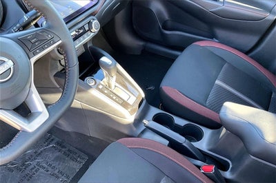 2025 Nissan Versa 1.6 SR