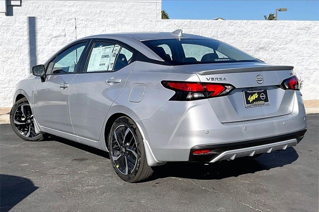 2025 Nissan Versa 1.6 SR