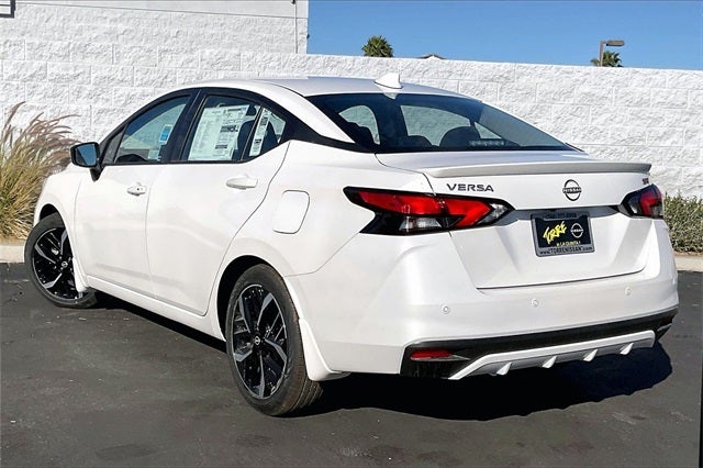 2025 Nissan Versa 1.6 SR