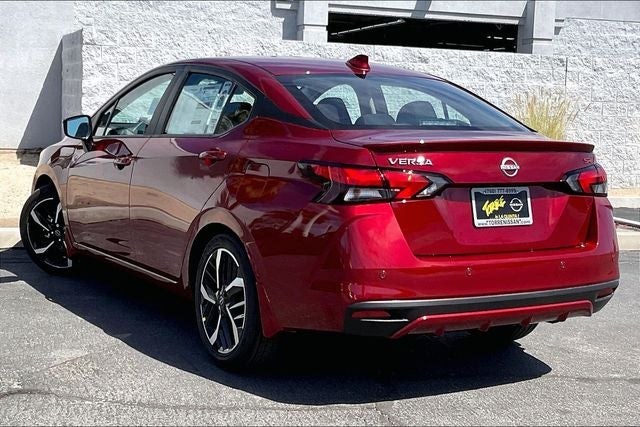 2025 Nissan Versa 1.6 SR