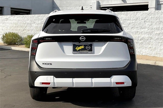 2026 Nissan Kicks SV