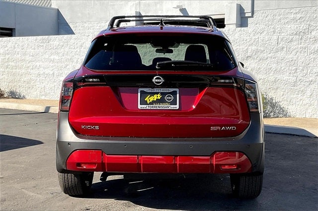 2026 Nissan Kicks SR