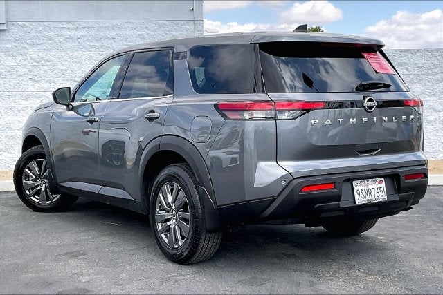 2025 Nissan Pathfinder S