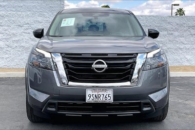 2025 Nissan Pathfinder S