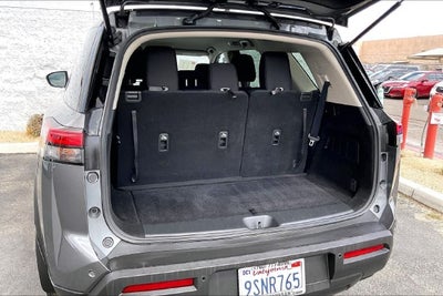 2025 Nissan Pathfinder S