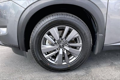 2025 Nissan Pathfinder S