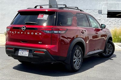2022 Nissan Pathfinder SV