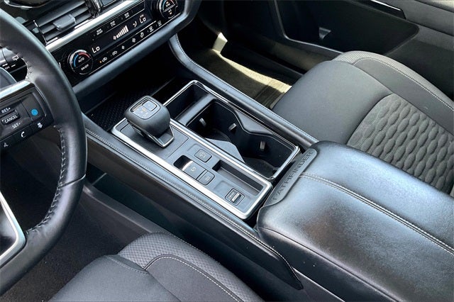 2022 Nissan Pathfinder SV