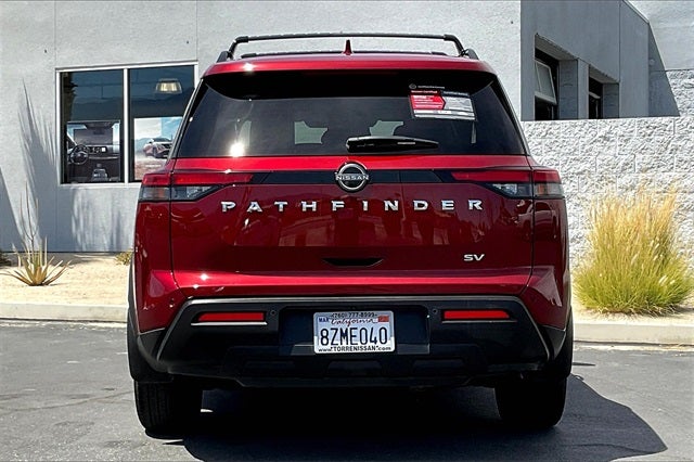2022 Nissan Pathfinder SV