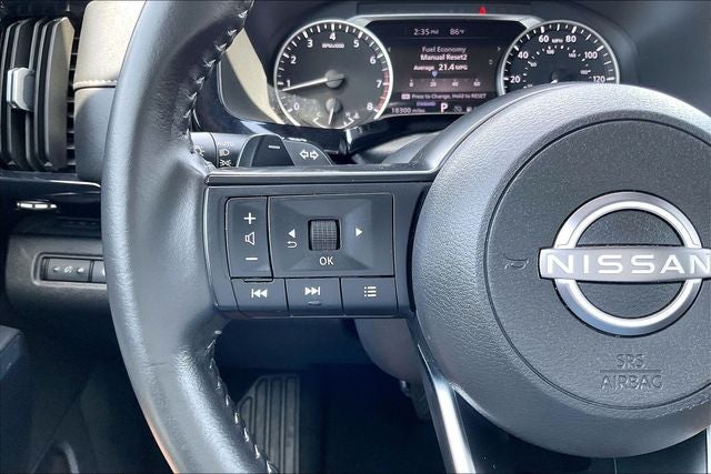 2025 Nissan Pathfinder SV