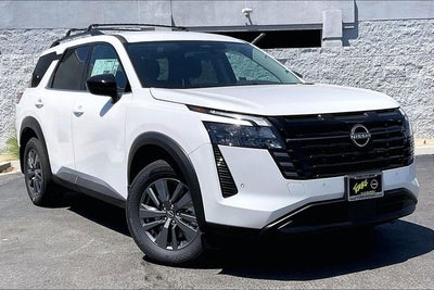 2026 Nissan Pathfinder SV