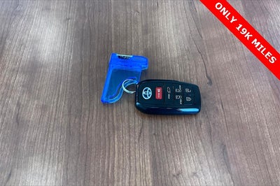 2022 Toyota Sienna LE 8 Passenger