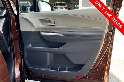 2022 Toyota Sienna LE 8 Passenger