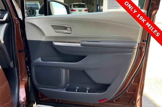 2022 Toyota Sienna LE 8 Passenger