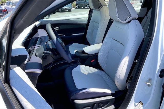2026 Nissan Leaf PLATINUM+