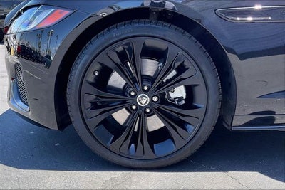 2024 Jaguar XF R-Dynamic SE