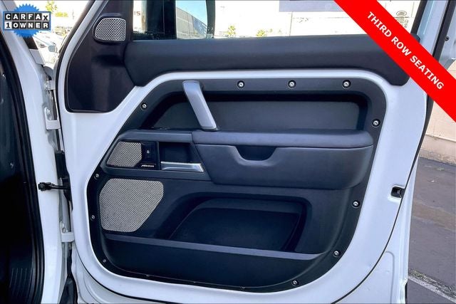 2024 Land Rover Defender 130 X-Dynamic SE