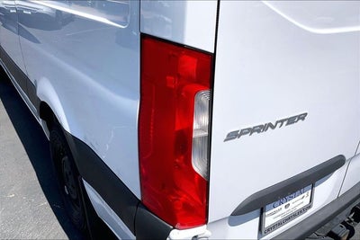 2025 Mercedes-Benz Sprinter 2500 Crew 144 WB