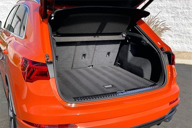 2019 Audi Q3 2.0T Prestige S line quattro