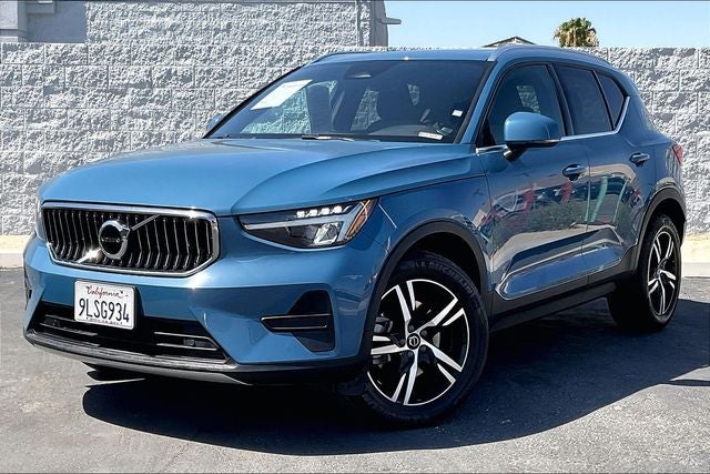 2024 Volvo XC40 B5 Core