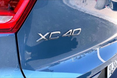 2024 Volvo XC40 B5 Core